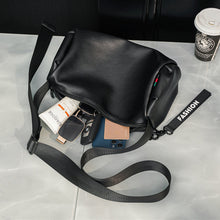 Afbeelding in Gallery-weergave laden, Lichtgewicht crossbody-emmertas
