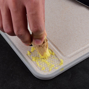 Double-sided rapid defrosting cutting board